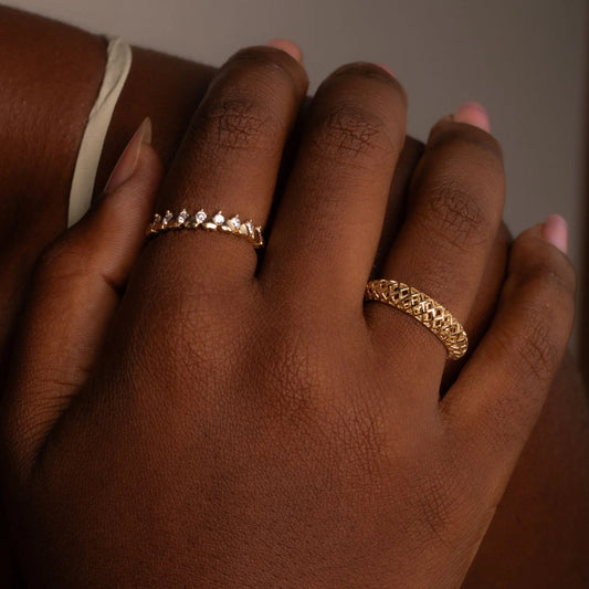 Anel Delicado com Mini Corações Banhado a Ouro 18k